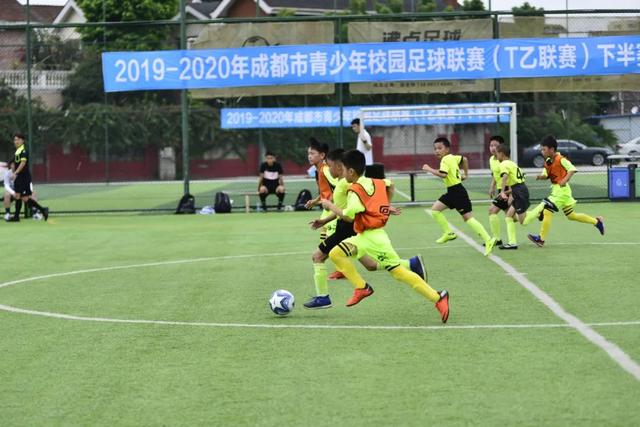 骑士力克步行者锁定季后赛 76人7连胜追平魔术